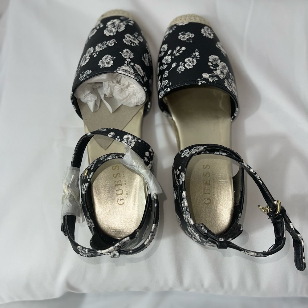 Guess sandals